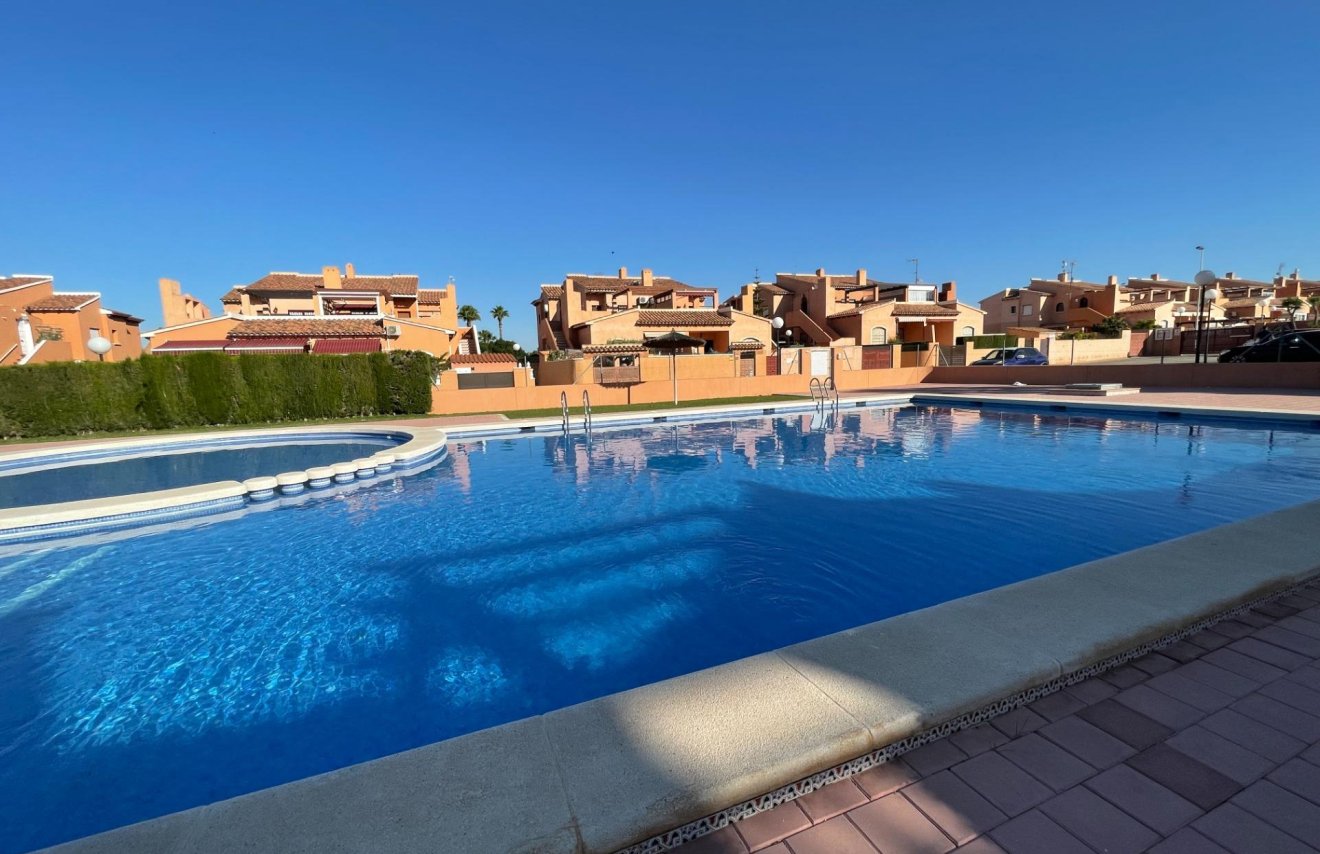 Resale - Apartamento - Torrevieja - Rosaleda-los frutales