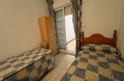 Resale - Apartamento - Torrevieja - Estacion de autobuses