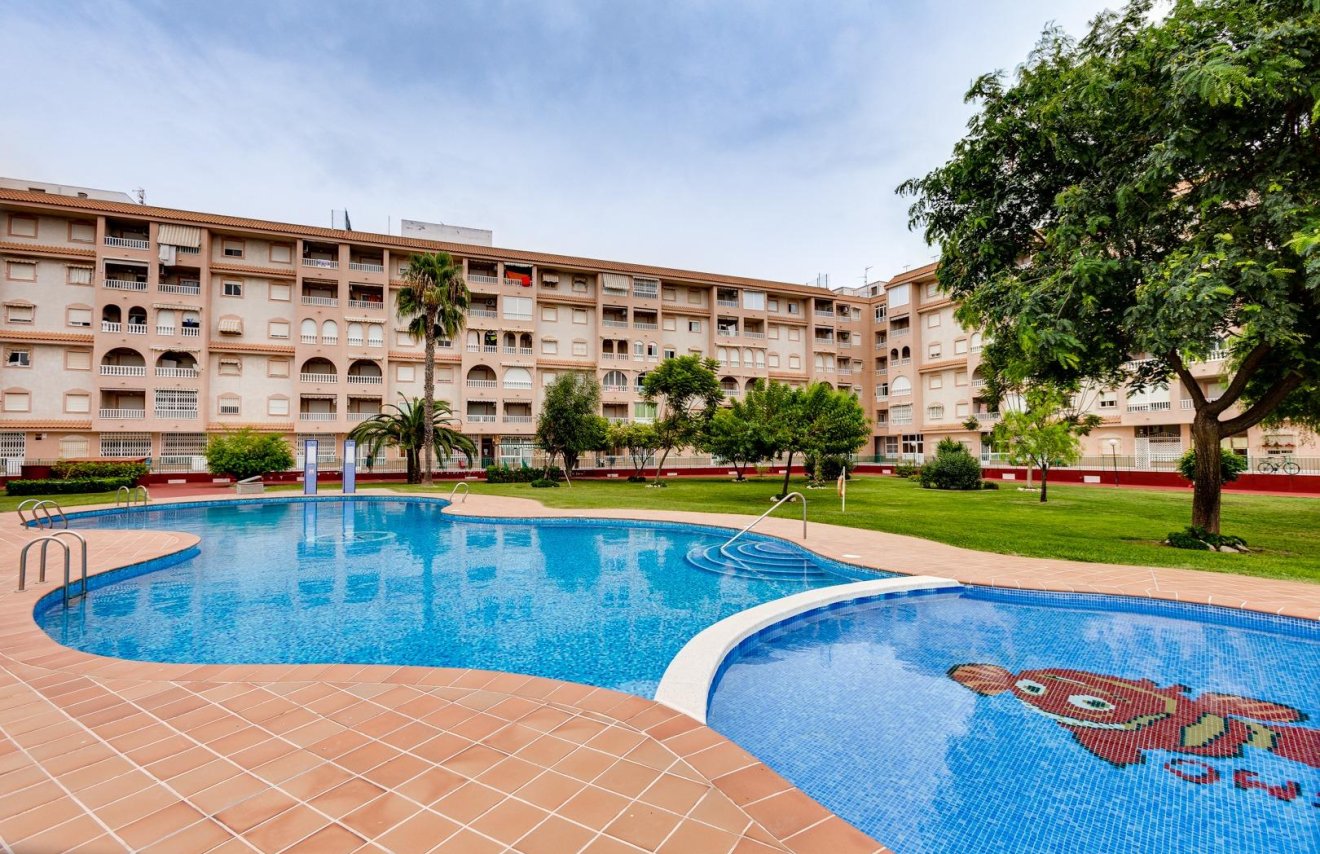 Resale - Apartamento - Torrevieja - Centro