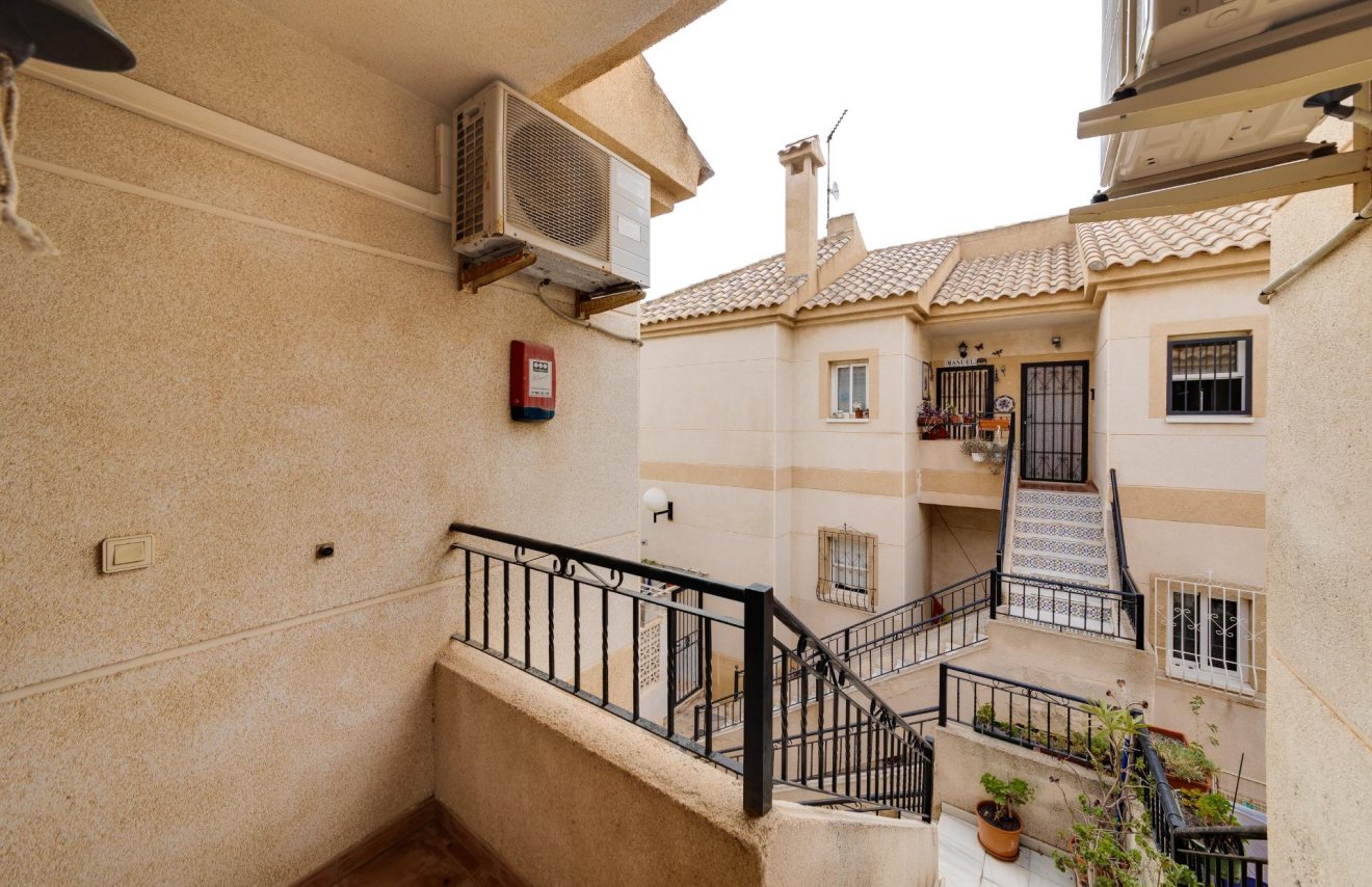 Resale - Bungalow Planta Alta - Torrevieja - Aguas nuevas 2