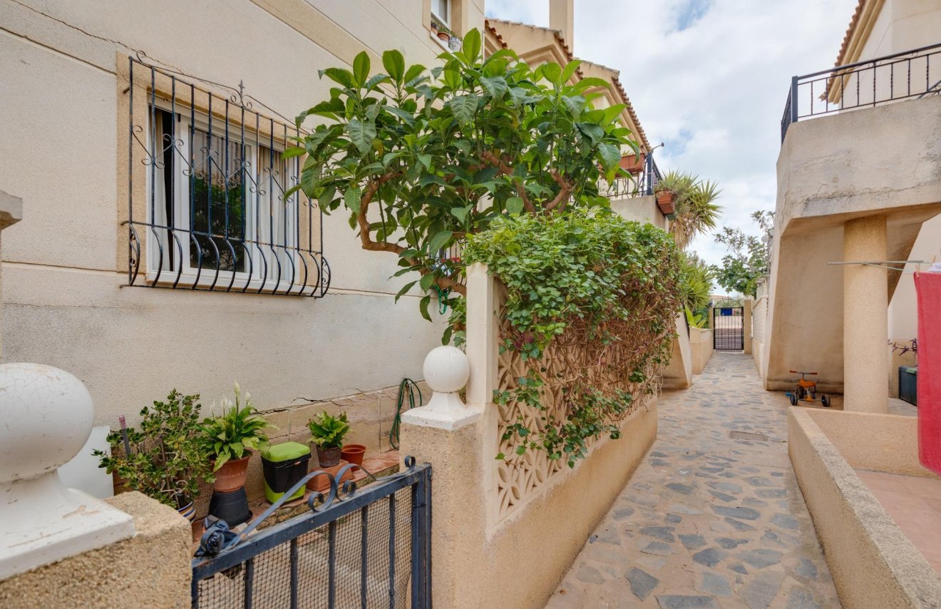 Resale - Bungalow Planta Alta - Torrevieja - Aguas nuevas 2