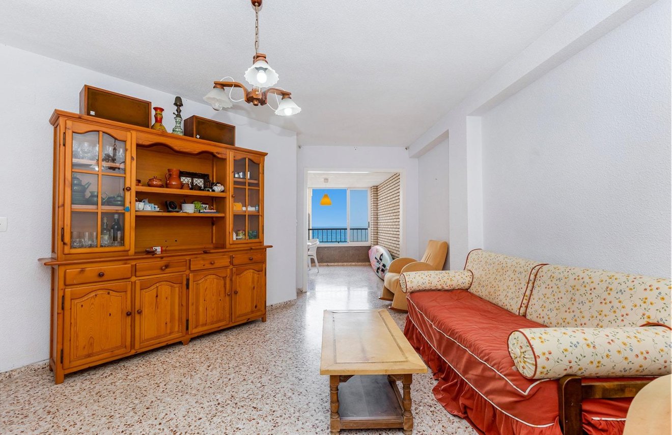 Resale - Apartamento - Torrevieja - Playa de los Locos