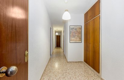 Resale - Apartamento - Torrevieja - Playa de los Locos