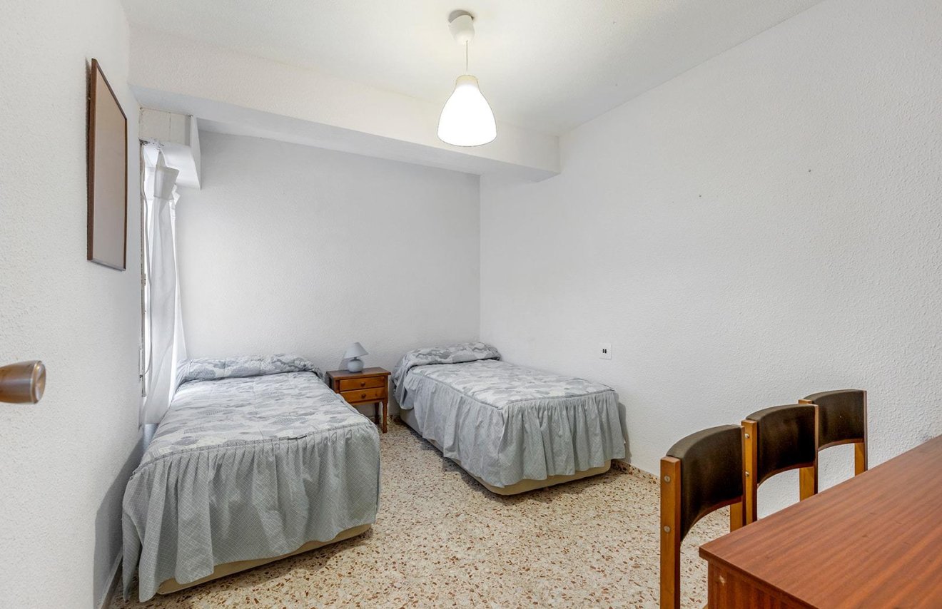 Resale - Apartamento - Torrevieja - Playa de los Locos