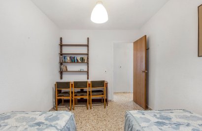 Resale - Apartamento - Torrevieja - Playa de los Locos