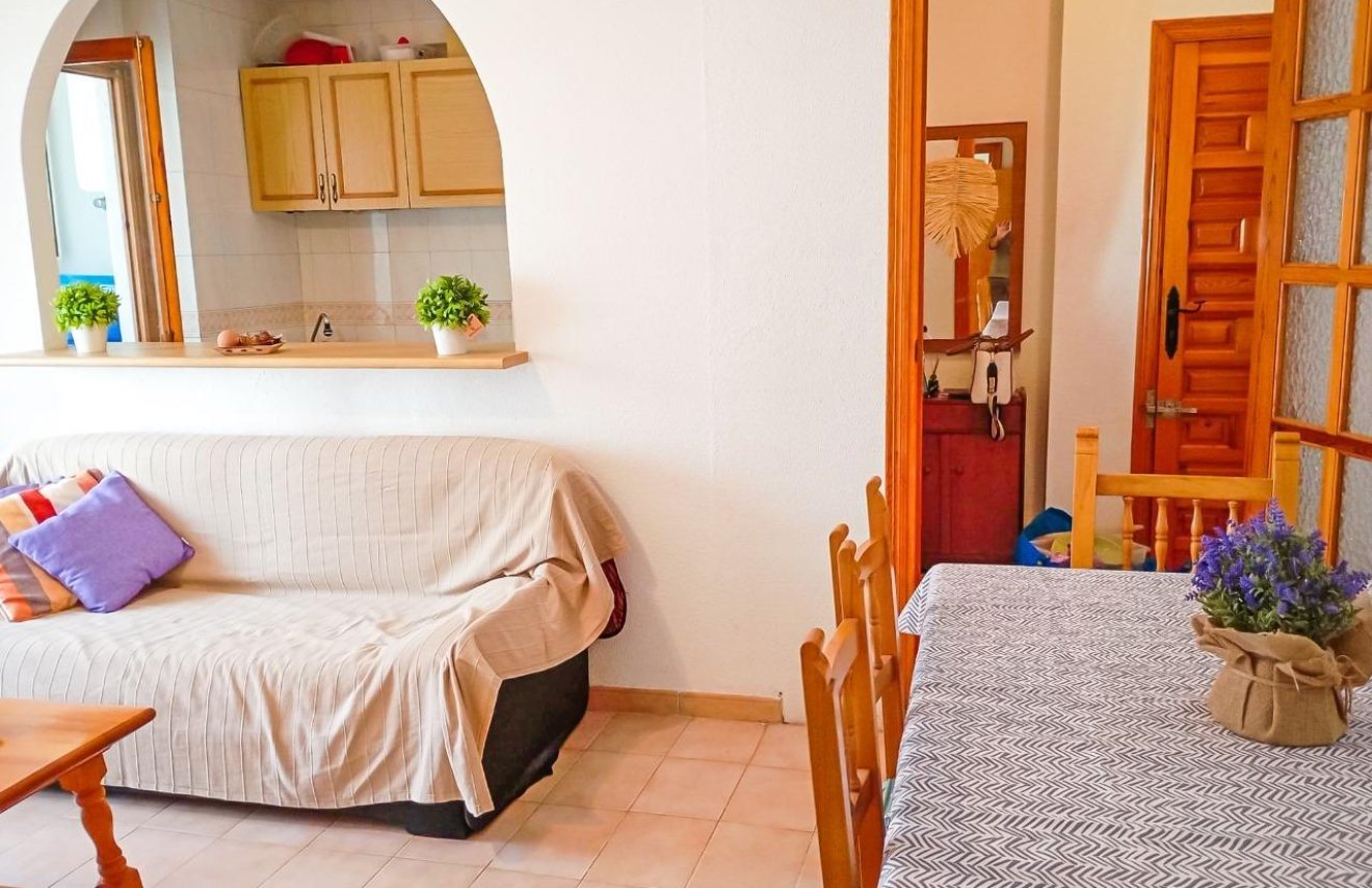 Resale - Apartamento - Torrevieja - Playa de los Naufragos