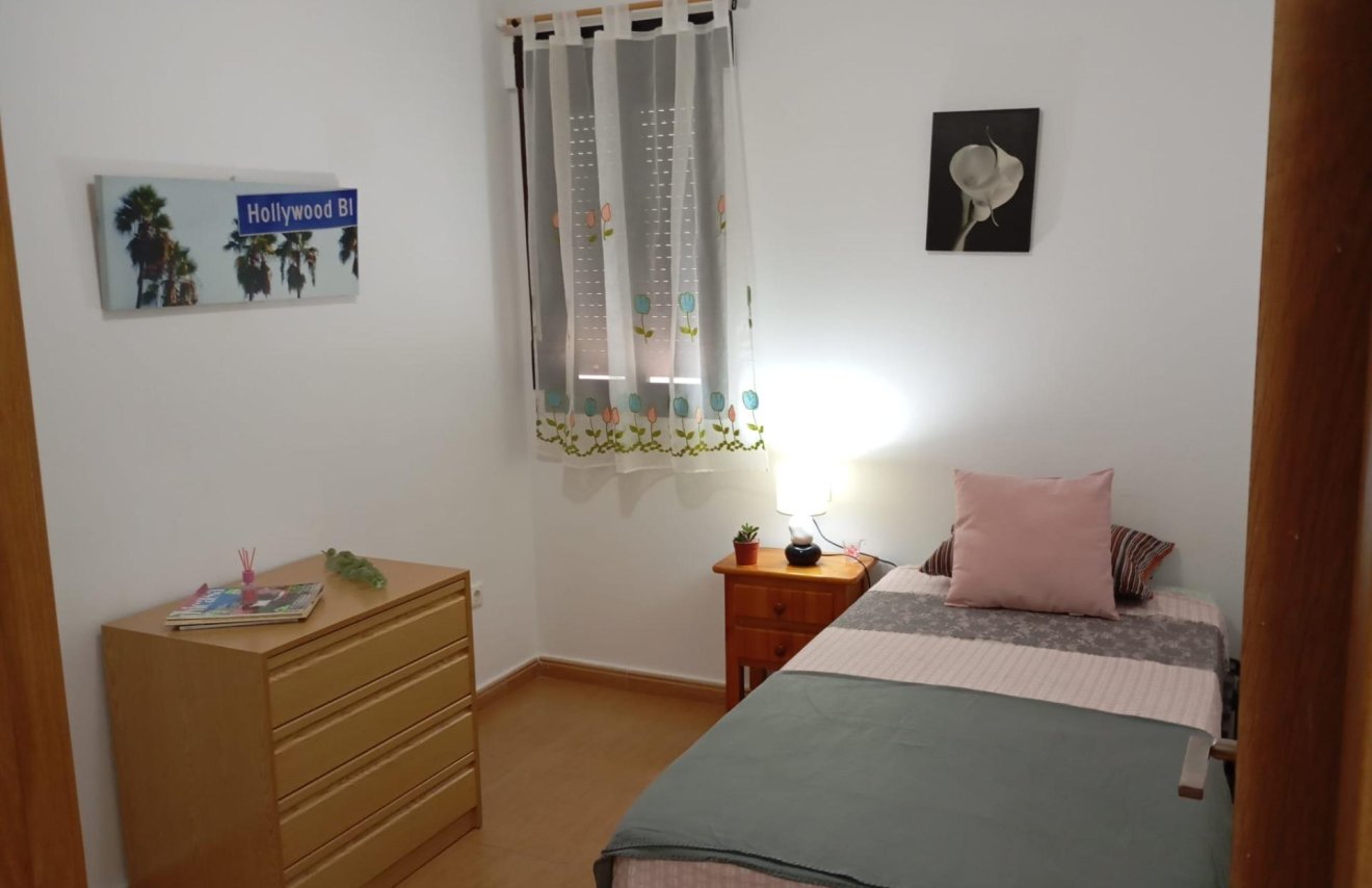 Resale - Apartamento - Torrevieja - Playa de los Locos