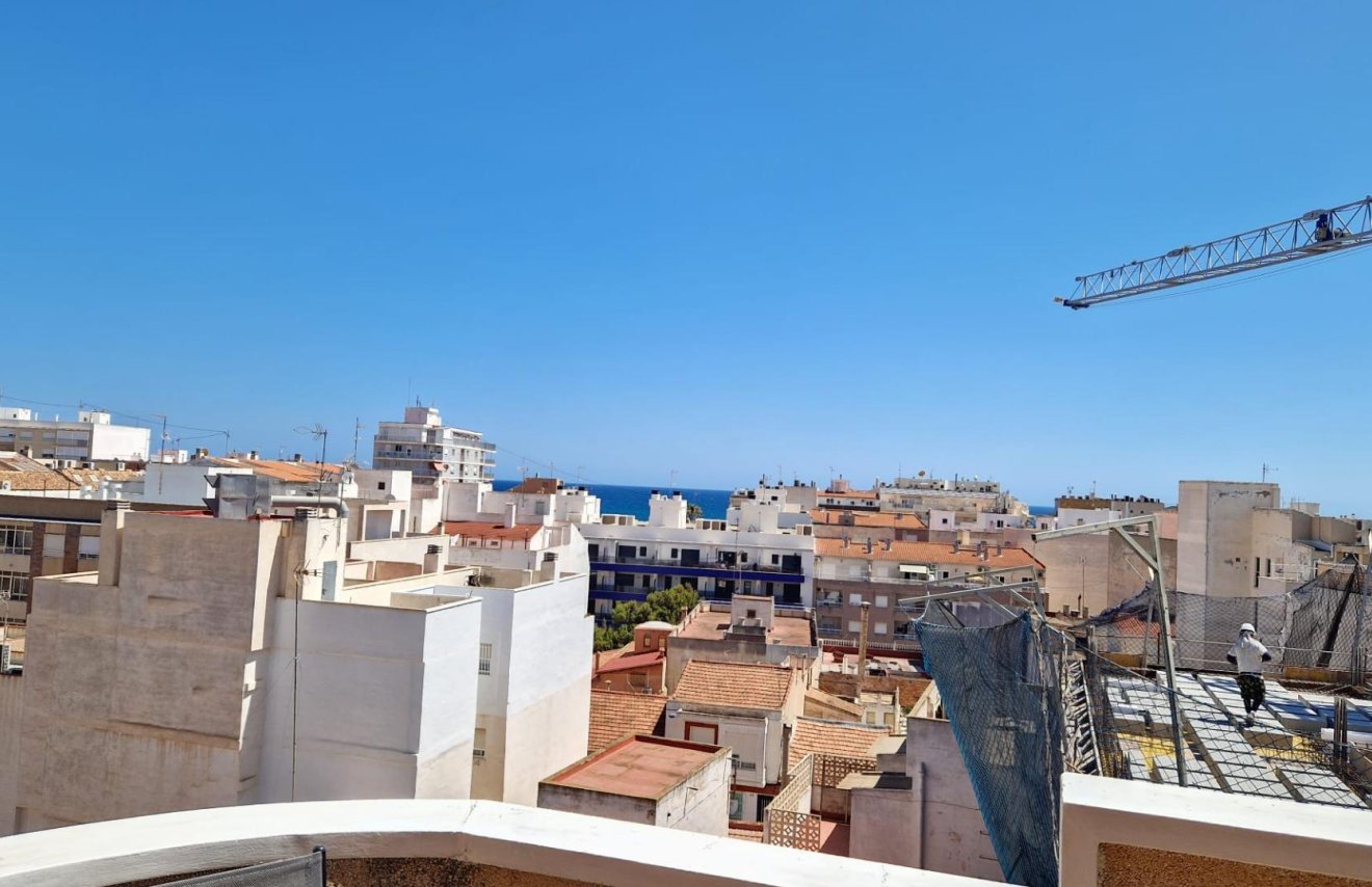 Resale - Apartamento - Torrevieja - Playa del Cura