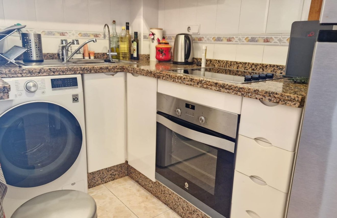 Resale - Apartamento - Torrevieja - Playa del Cura