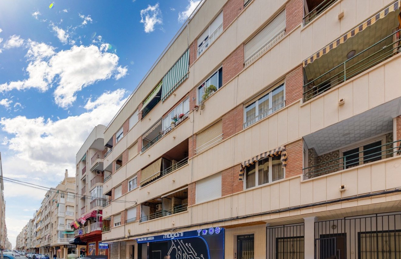 Resale - Apartamento - Torrevieja - Playa del Cura