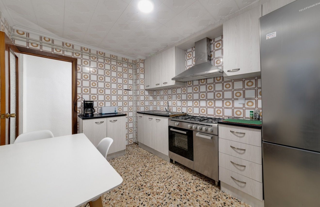 Resale - Apartamento - Torrevieja - Playa del Cura