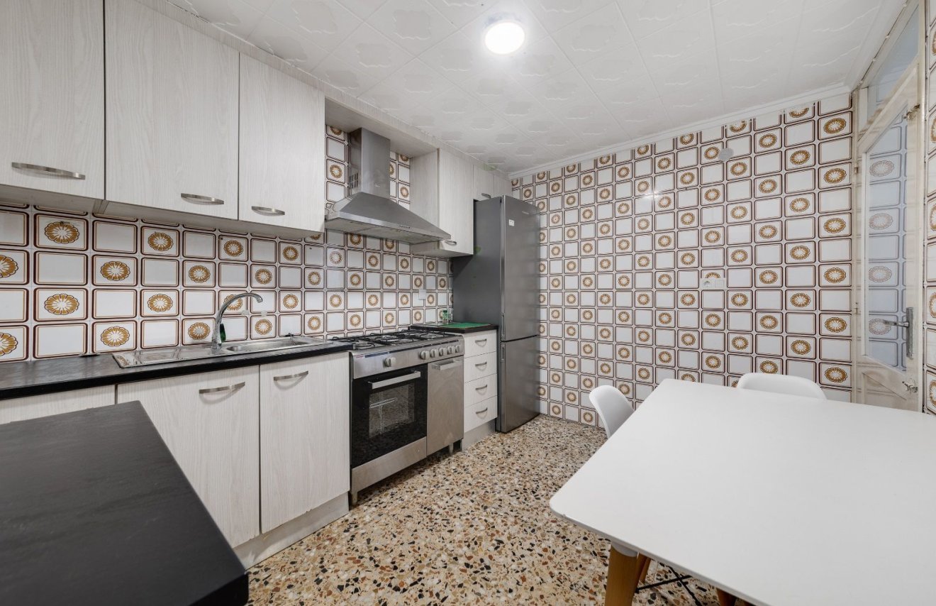 Resale - Apartamento - Torrevieja - Playa del Cura