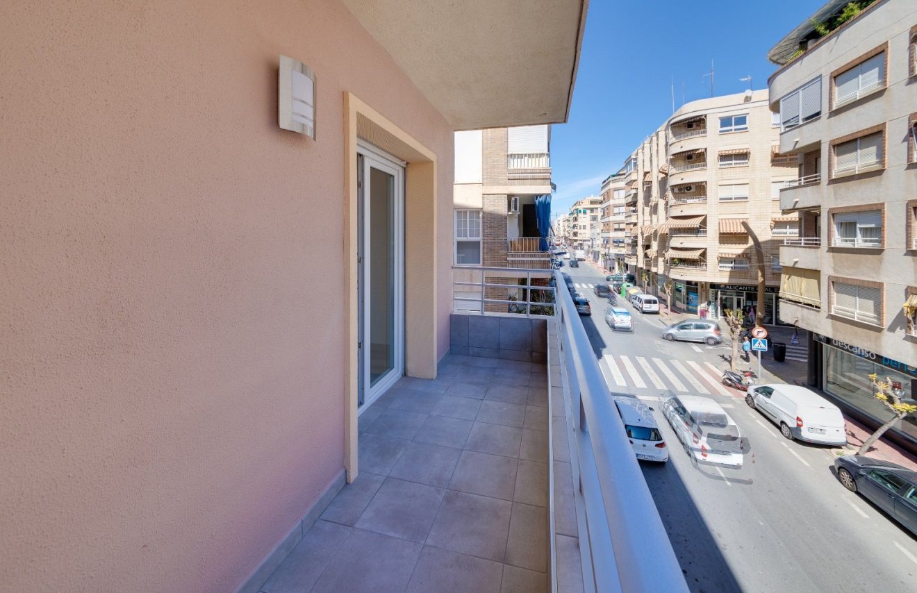 Resale - Apartamento - Torrevieja - Los balcones