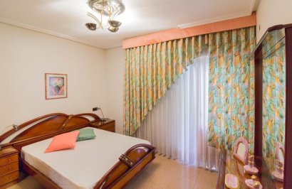 Resale - Casa - Orihuela - Zona Centro