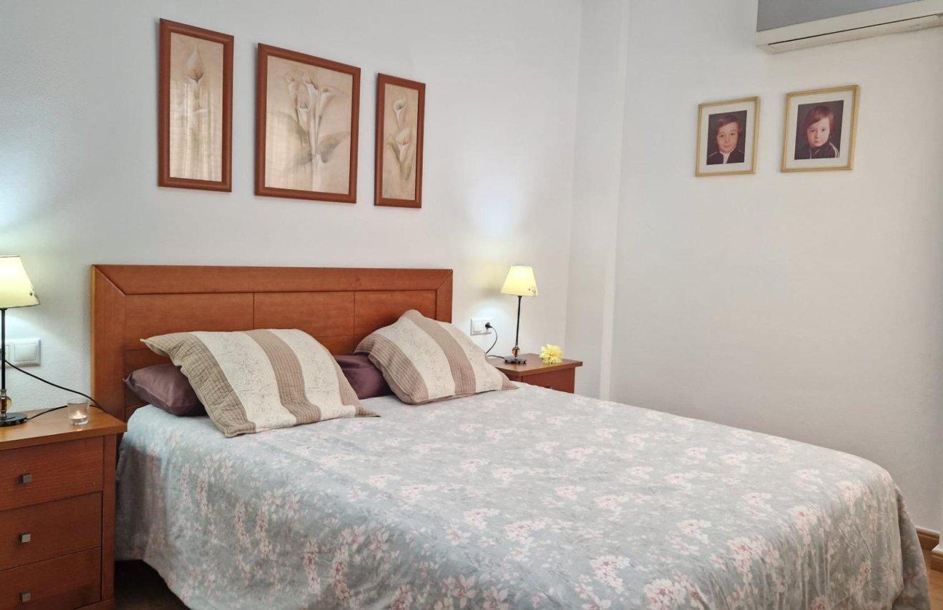 Resale - Apartamento - Torrevieja - Playa del Cura