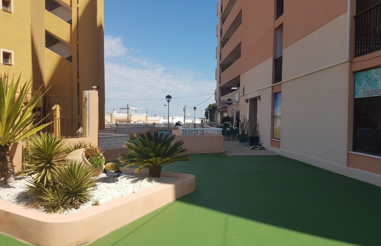 Resale - Apartamento - Torrevieja - La Mata