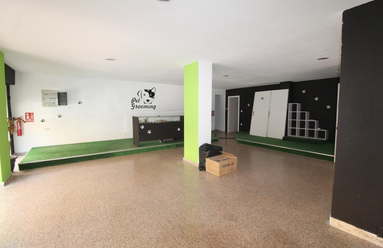 Resale - Local comercial - Torrevieja - Playa del Cura