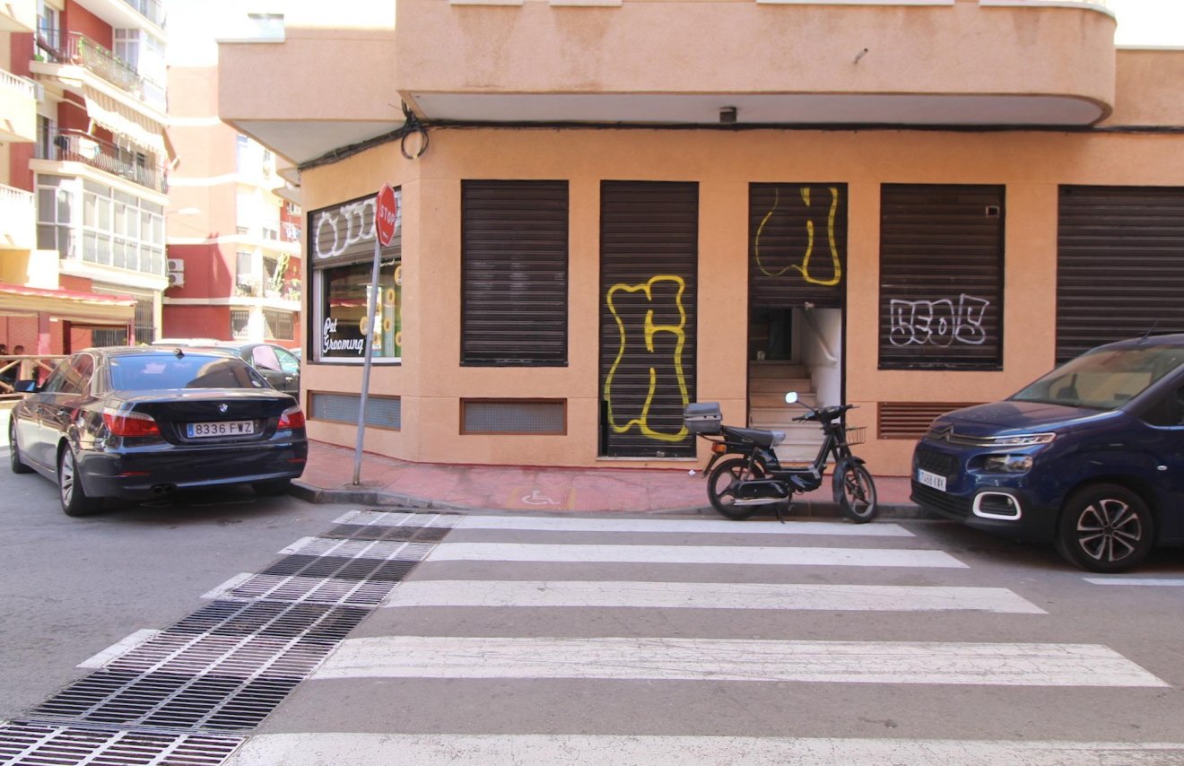 Revente - Local comercial - Torrevieja - Playa del Cura