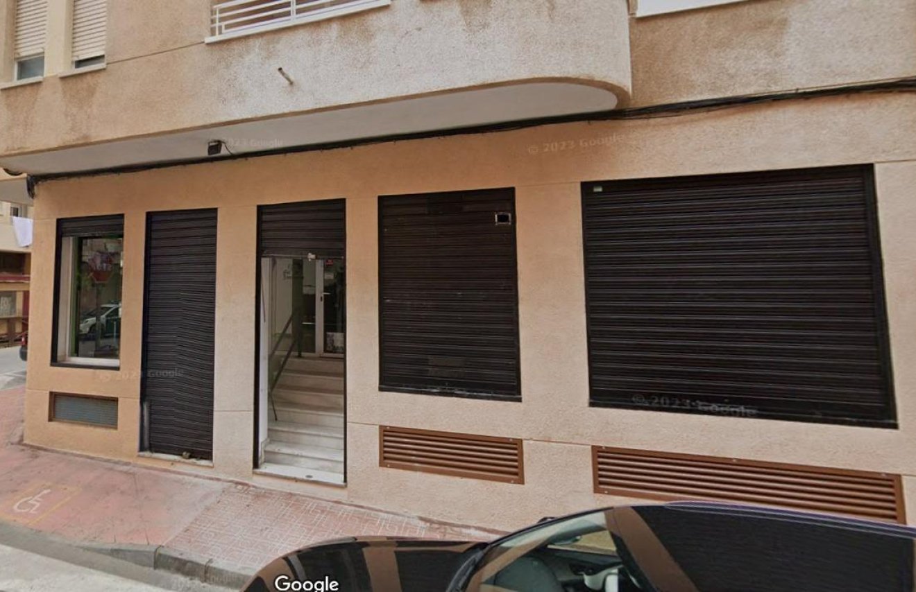 Reventa - Local comercial - Torrevieja - Playa del Cura