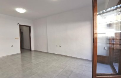 Resale - Apartamento - Torrevieja - Estacion de autobuses