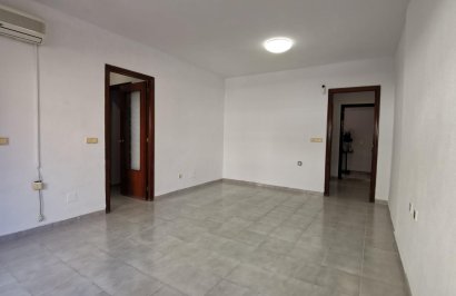 Resale - Apartamento - Torrevieja - Estacion de autobuses