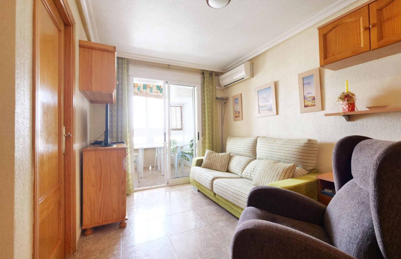 Resale - Apartamento - Torrevieja - Playa de los Locos