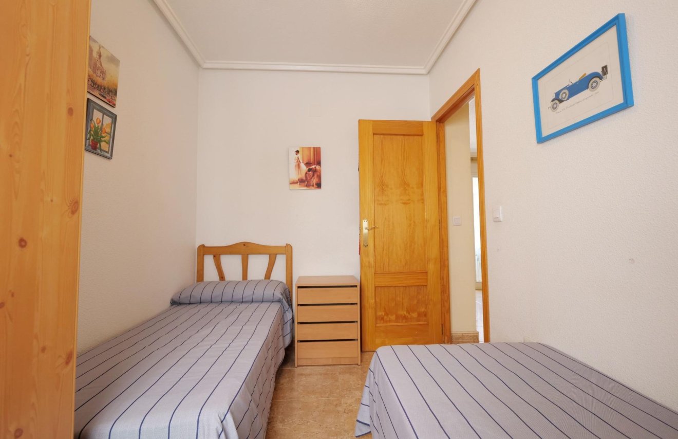 Resale - Apartamento - Torrevieja - Playa de los Locos