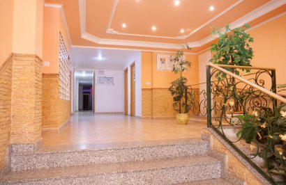 Resale - Apartamento - Torrevieja - Playa de los Locos