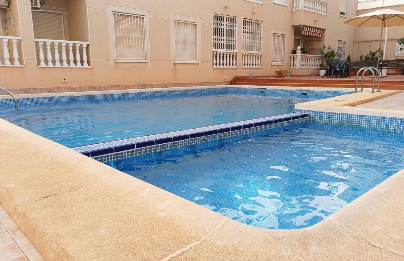 Resale - Apartamento - Torrevieja - Playa de los Locos