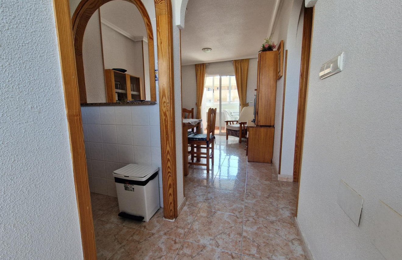 Resale - Apartamento - Torrevieja - Calas blanca