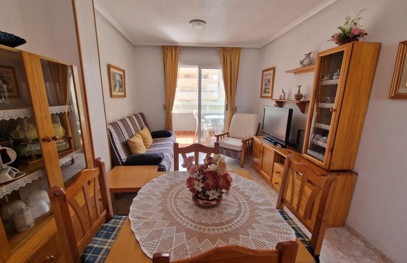 Resale - Apartamento - Torrevieja - Calas blanca