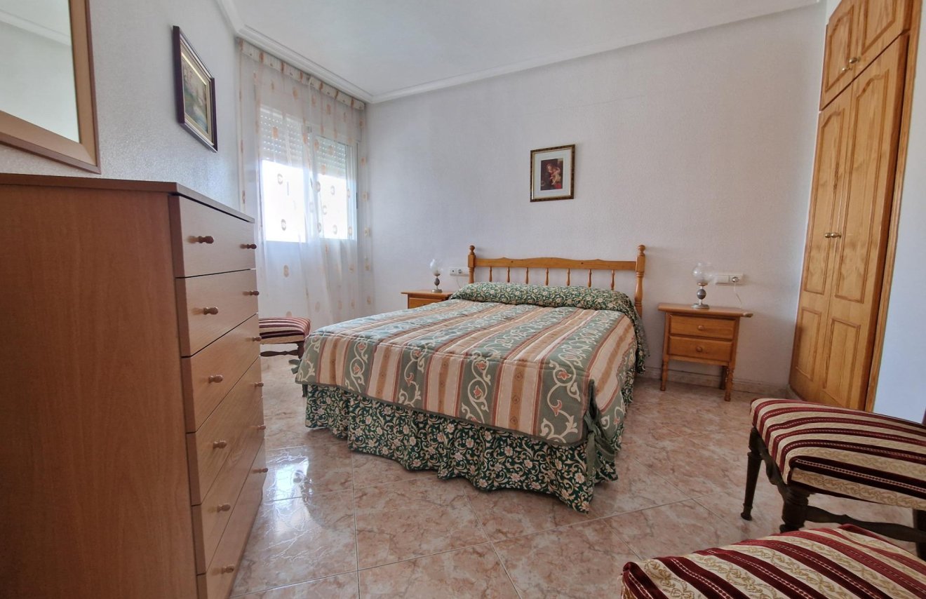 Resale - Apartamento - Torrevieja - Calas blanca