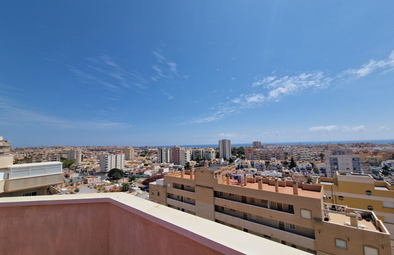 Resale - Apartamento - Torrevieja - Calas blanca