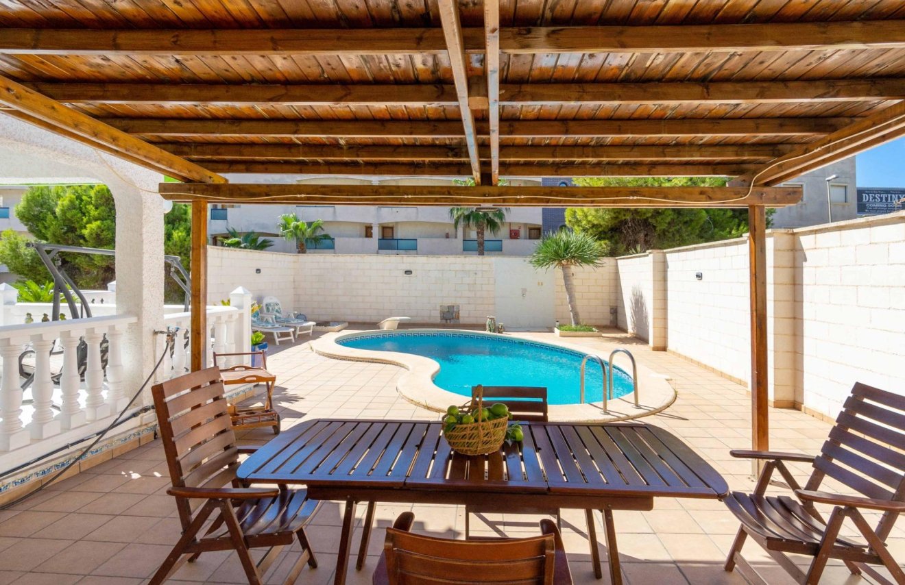 Reventa - Chalet - Orihuela Costa - La Zenia