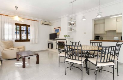 Resale - Chalet - Orihuela Costa - La Zenia