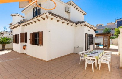 Resale - Chalet - Orihuela Costa - La Zenia