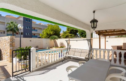 Resale - Chalet - Orihuela Costa - La Zenia