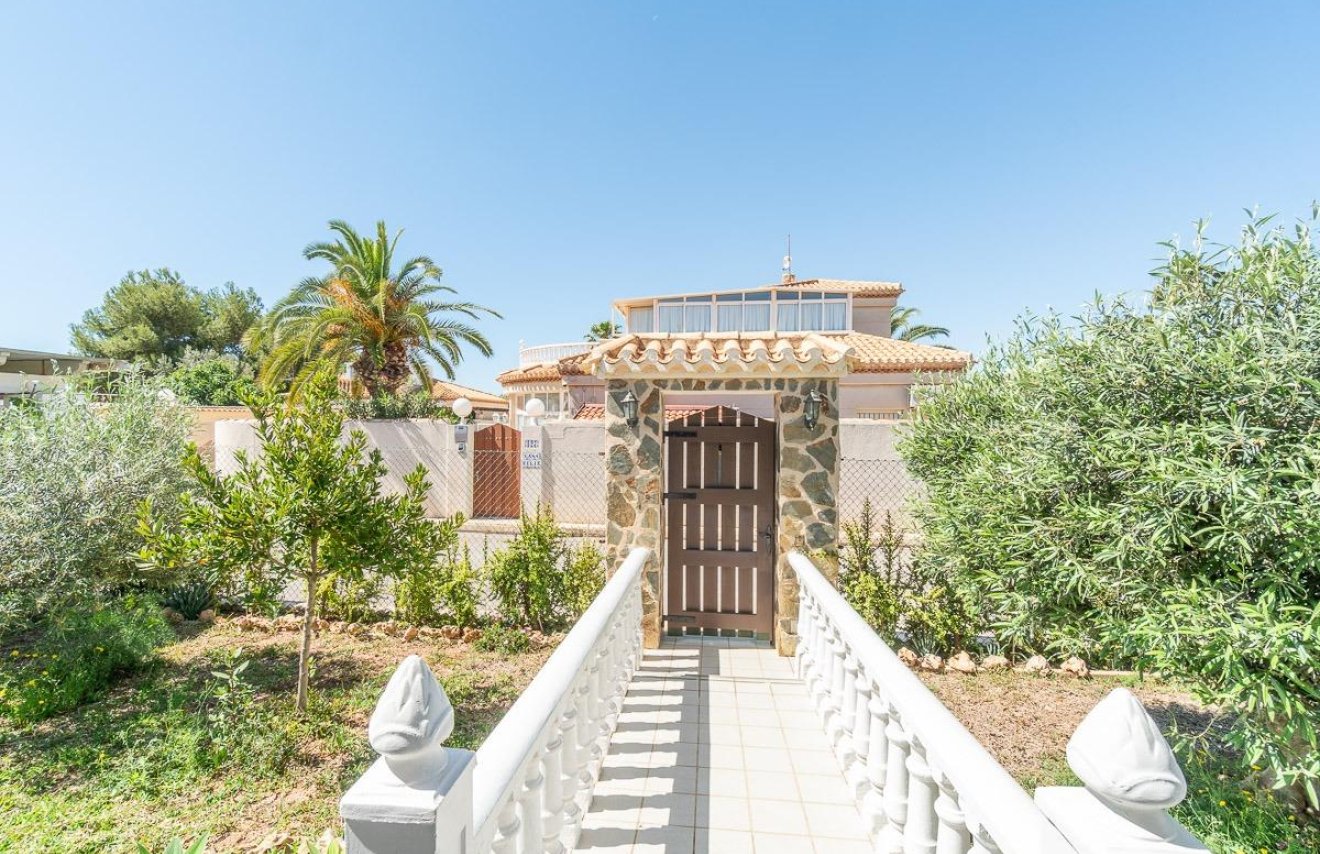 Resale - Chalet - Orihuela Costa - Playa Flamenca