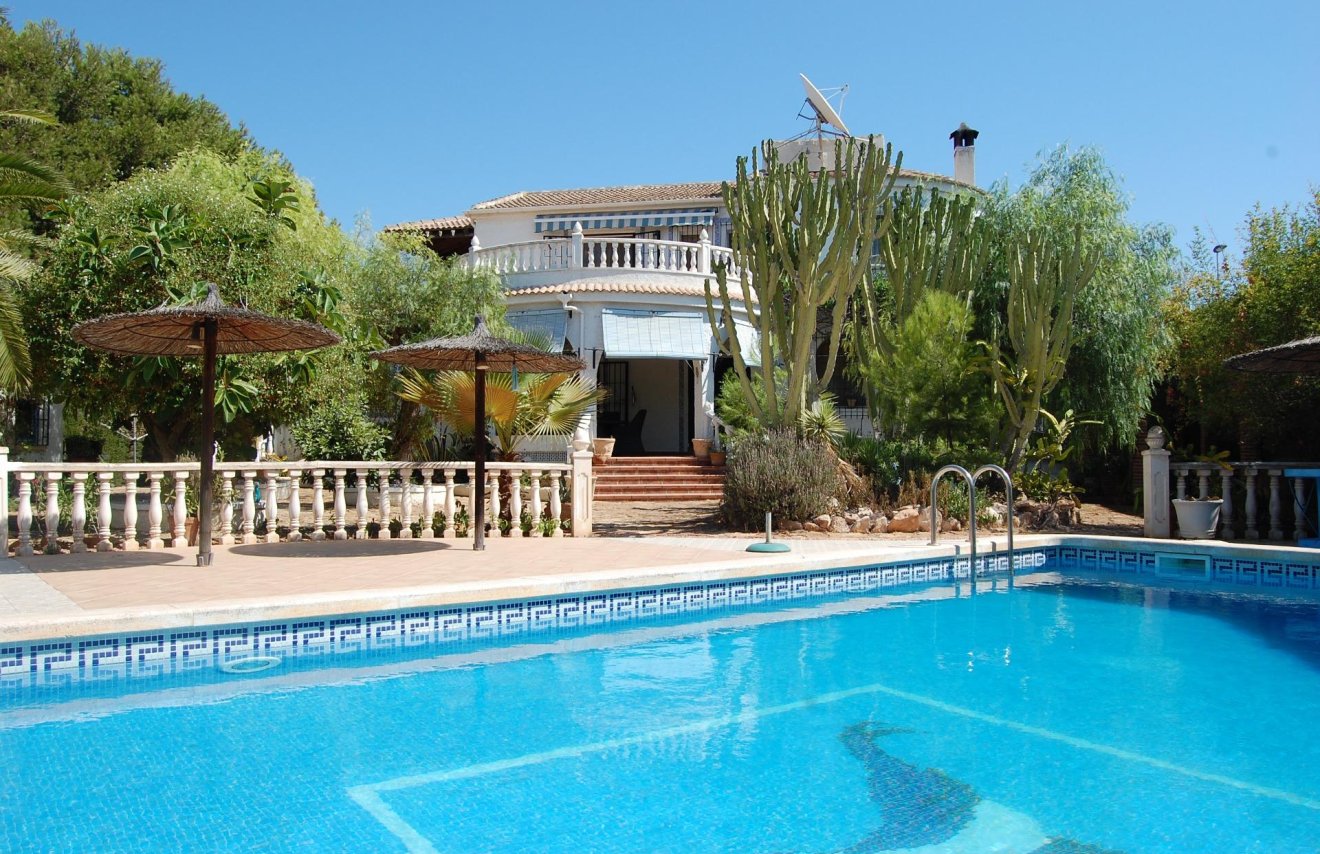 Resale - Chalet - Torrevieja - San luis