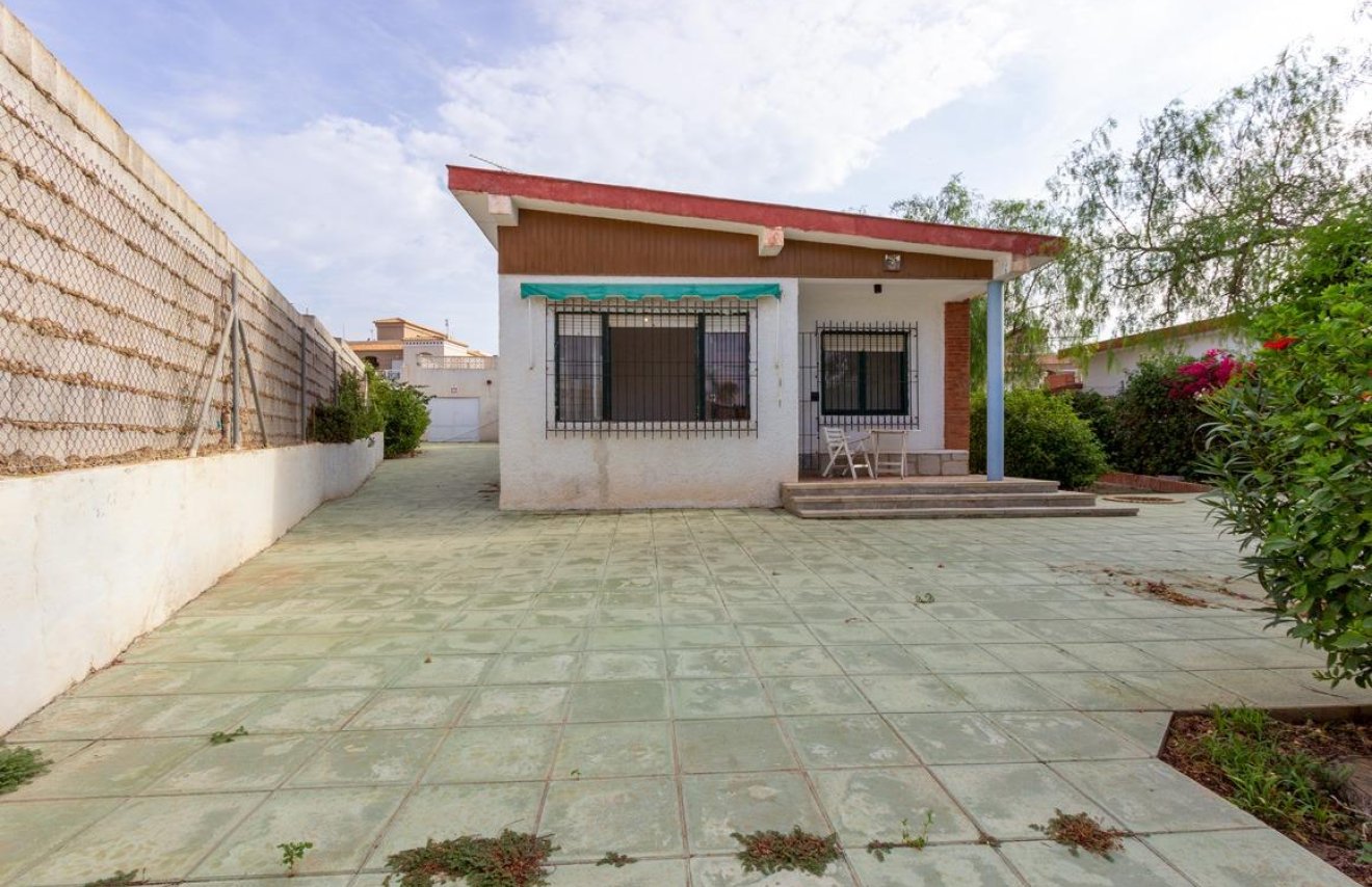 Resale - Chalet - Torrevieja - Cabo cervera