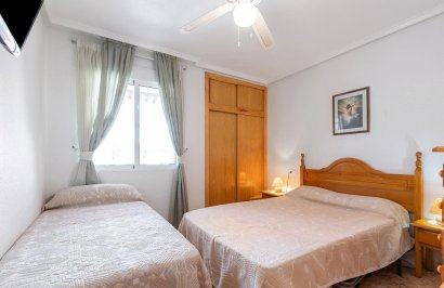 Resale - Apartamento - Torrevieja - Estacion de autobuses