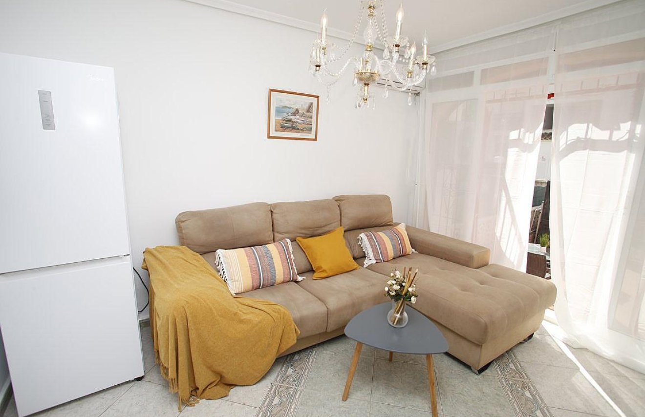 Resale - Apartamento - Torrevieja - Calas blanca