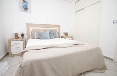 Resale - Apartamento - Torrevieja - Calas blanca