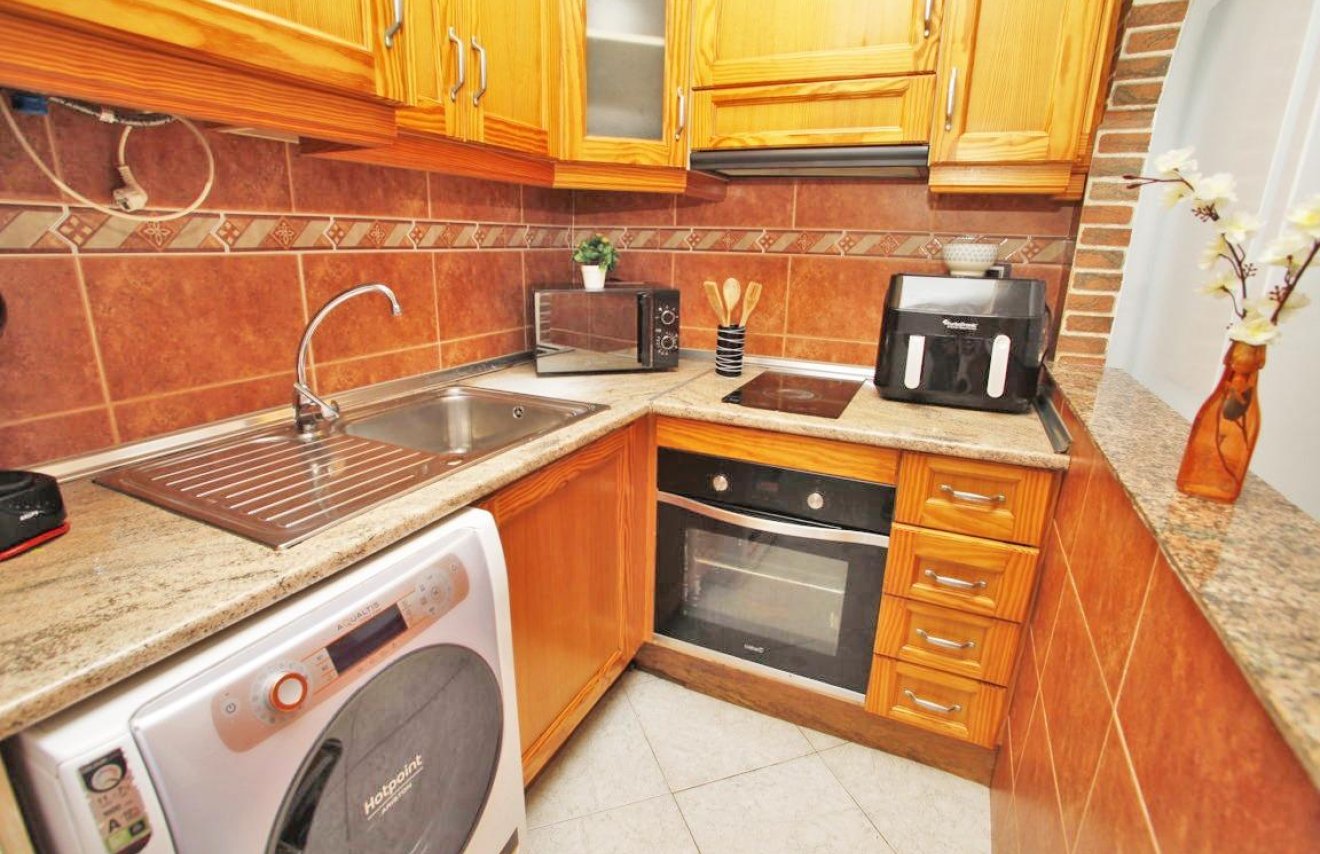 Resale - Apartamento - Torrevieja - Calas blanca