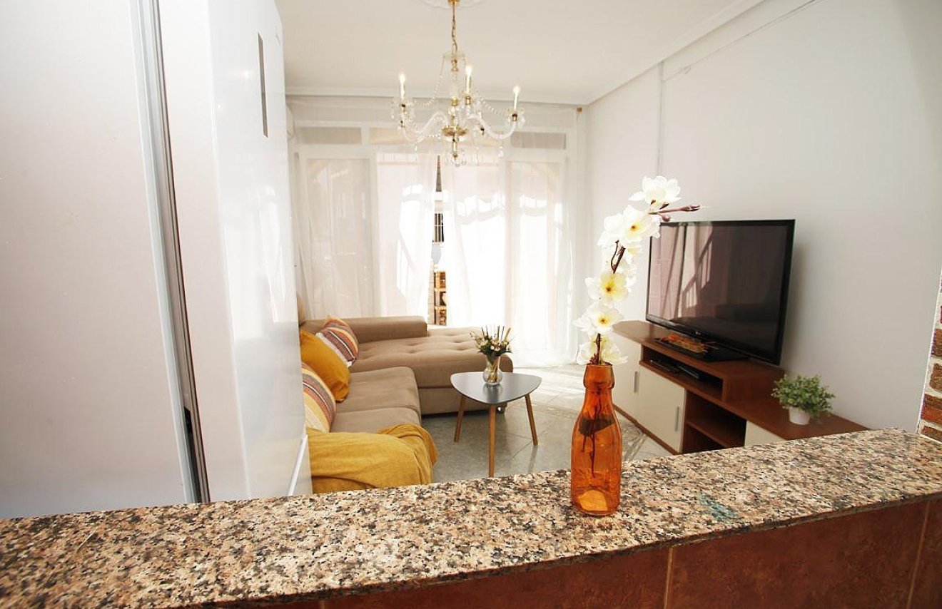 Resale - Apartamento - Torrevieja - Calas blanca