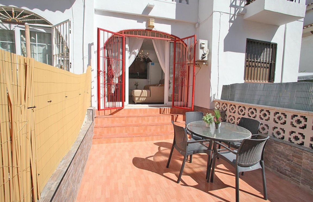 Resale - Apartamento - Torrevieja - Calas blanca