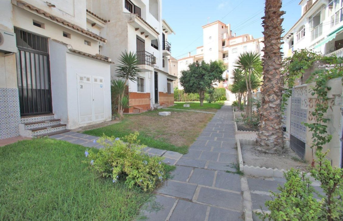 Resale - Apartamento - Torrevieja - Calas blanca