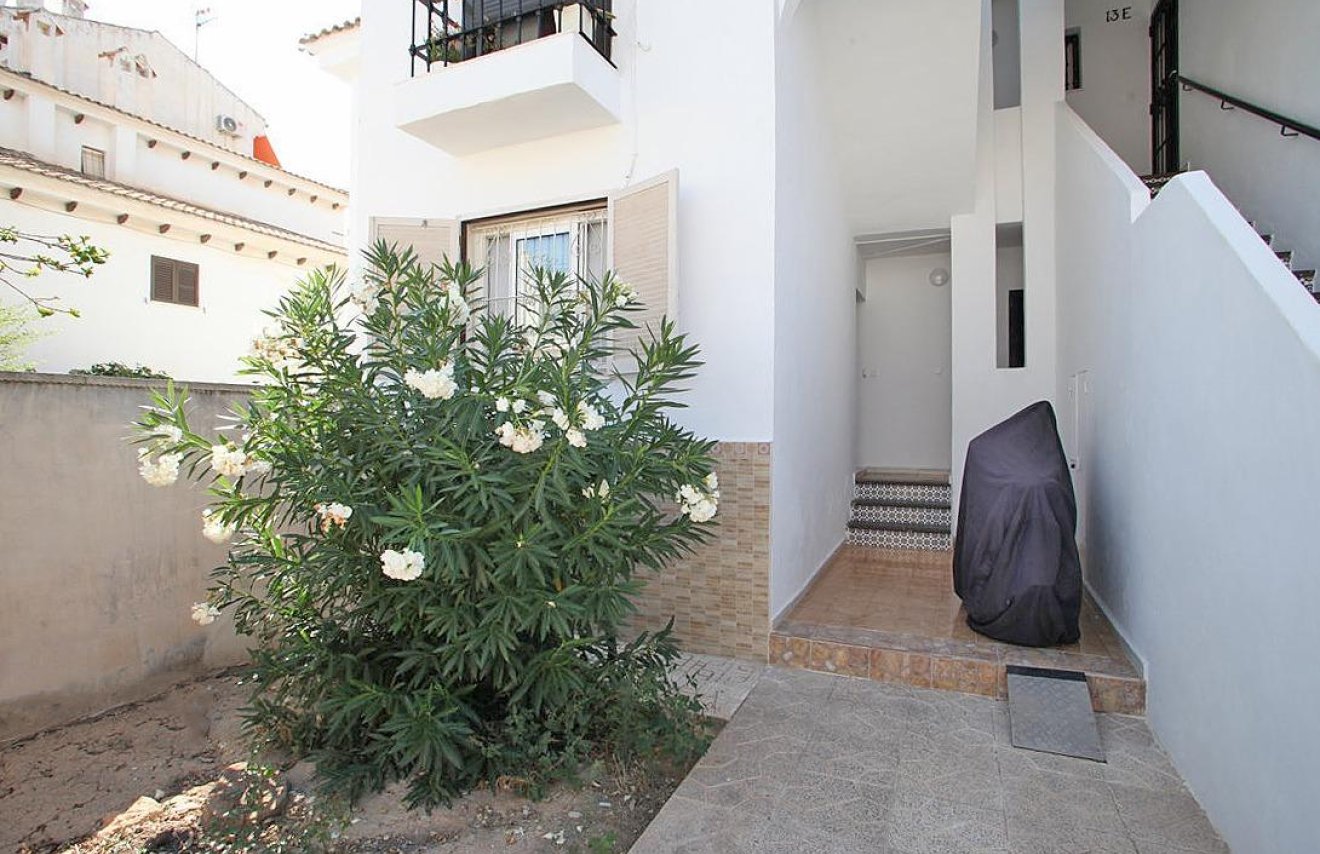 Resale - Apartamento - Torrevieja - Calas blanca