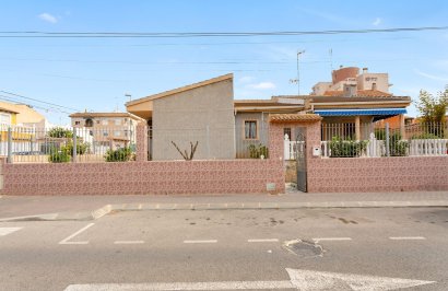 Resale - Chalet - Torrevieja - Nueva Torrevieja