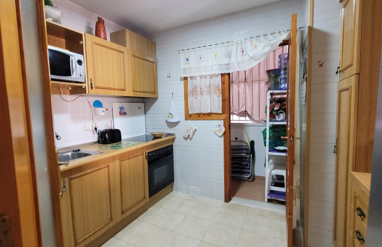 Resale - Apartamento - Torrevieja - Acequion